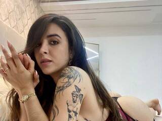 Еротски видео разговор EffyRoses