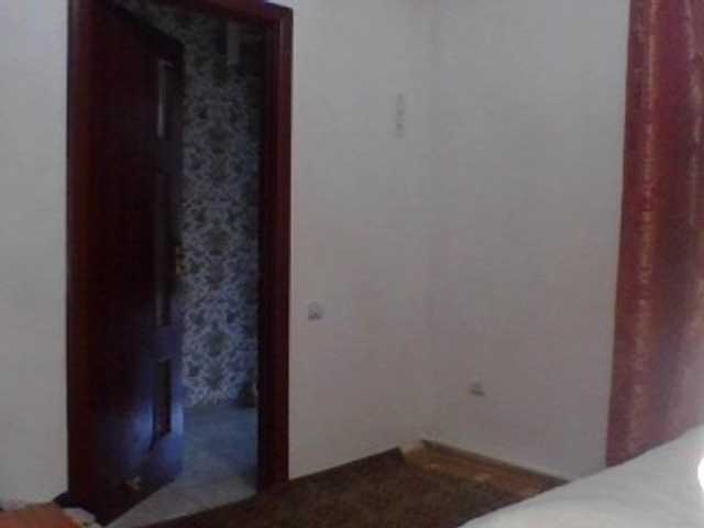 Емитувани слики од екранот Eleanesa