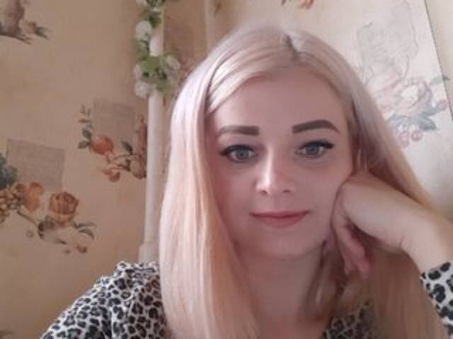 Емитувани слики од екранот ElegantBlonda