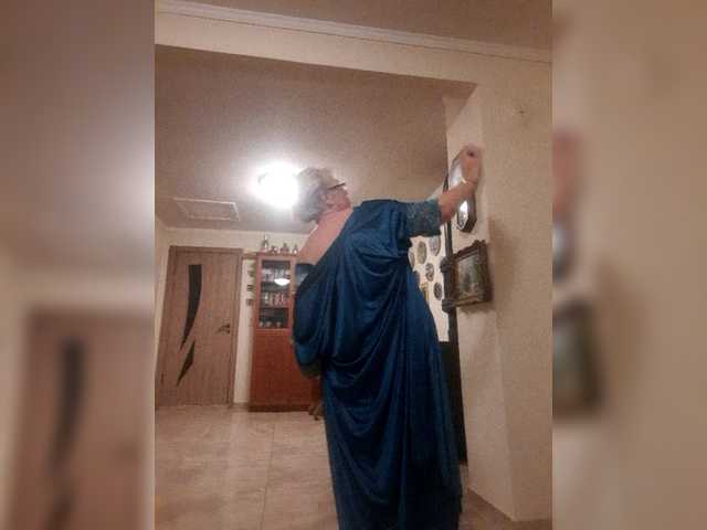 Емитувани слики од екранот ElegantBlonda