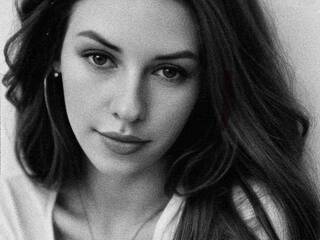 Еротски видео разговор ElegantLadyMia