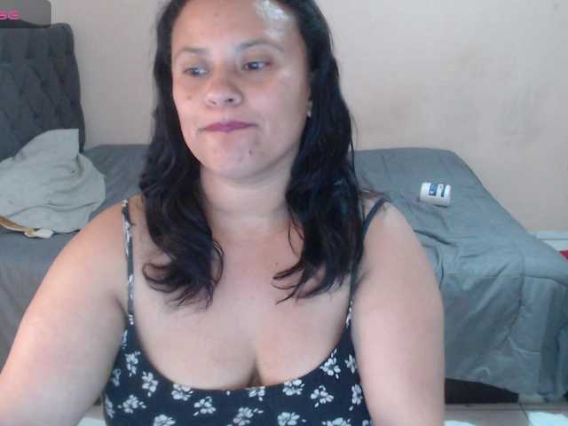Емитувани слики од екранот eliana-bbw