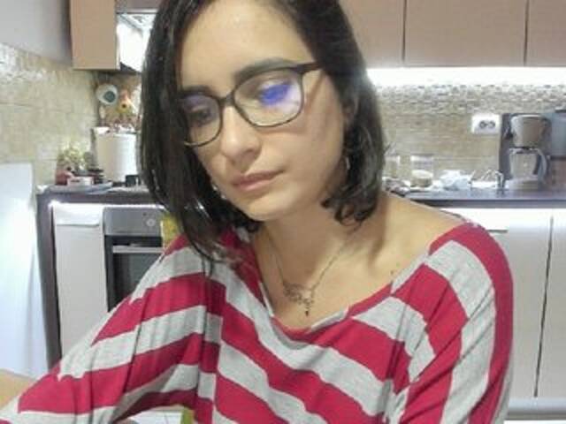 Емитувани слики од екранот Ellarouge