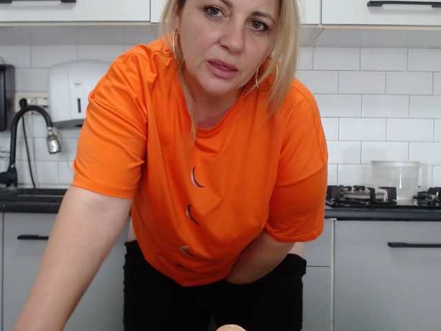 Фотографии EllaSwan #mommy#milf#mature#bigass#bigboobs# @total squirt at goal @total @sofar @remain