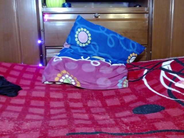 Емитувани слики од екранот ellieDverall