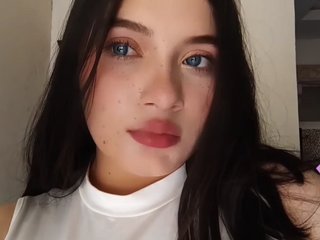 Еротски видео разговор EloodieCollins