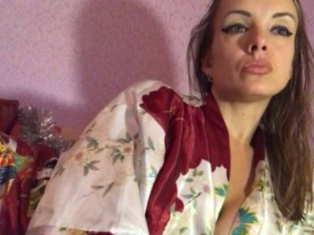 Емитувани слики од екранот ElyaElya