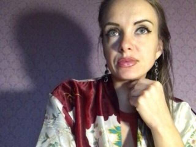 Емитувани слики од екранот ElyaElya