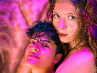 Еротски видео разговор MiaAndAlex