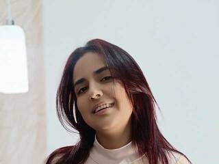 Еротски видео разговор Emely-Cooper