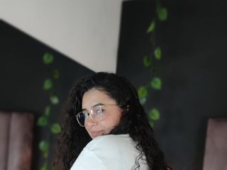 Еротски видео разговор Emiilyy-gomez