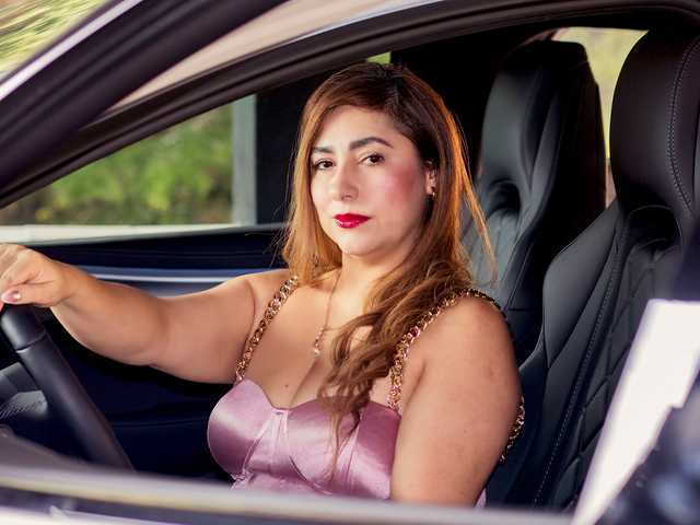Фотографија на профилот Emili-Hot