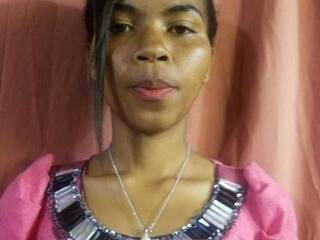 Еротски видео разговор Emiliah