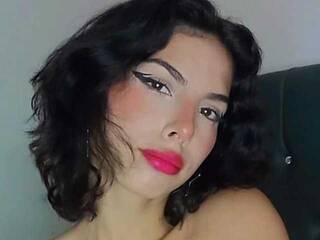 Еротски видео разговор EmillyCopers