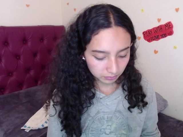 Емитувани слики од екранот Emily08