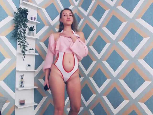 Емитувани слики од екранот EmmaCastro