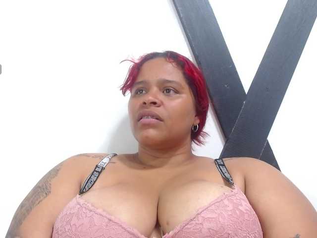 Емитувани слики од екранот EmmanuelleBBW