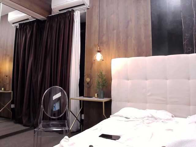 Емитувани слики од екранот emmarayne