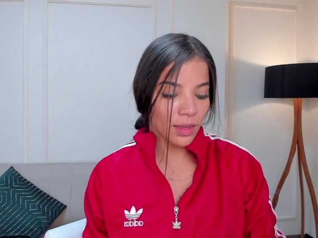 Емитувани слики од екранот EmmaRussellx