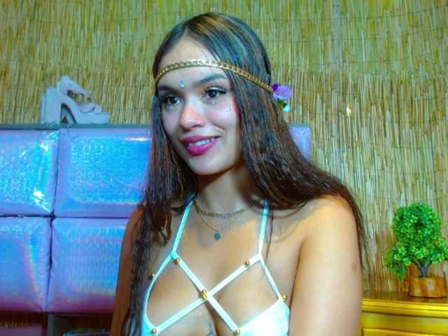 Емитувани слики од екранот emmyythx