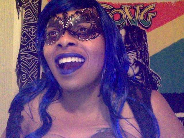 Емитувани слики од екранот EmpressRose69