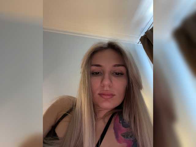 Емитувани слики од екранот EnlivenLuv