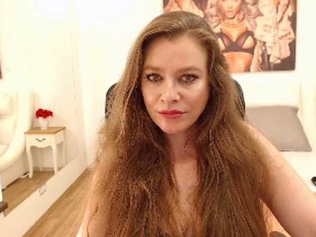 Фотографии ErikaSimpson flash tits100,flash pussy 150,flash ass 150,play whit pussy 300,all naked 500,play all naked 800 open cam 50tkn.