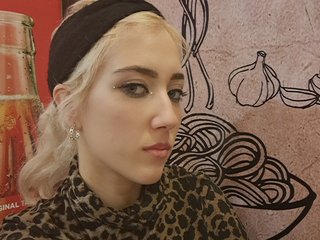 Еротски видео разговор eroticblondiee