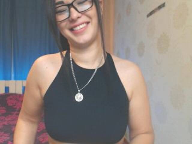 Емитувани слики од екранот Erotishnaya