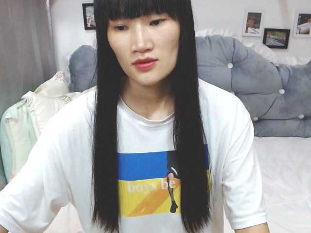 Емитувани слики од екранот EstelleJML