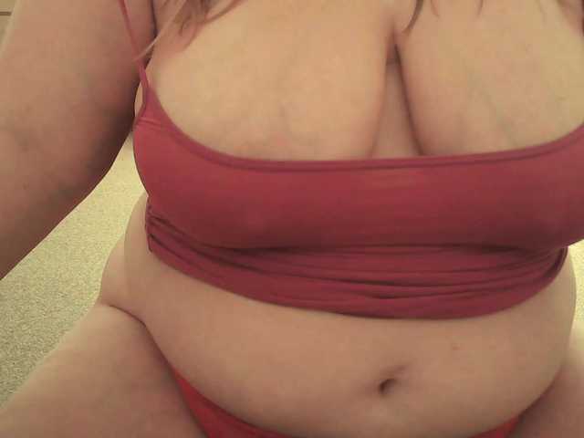 Фотографии Europeankitty Show boobs when my goal is reached :) #chubby #bbw #bigboobs #new #milf