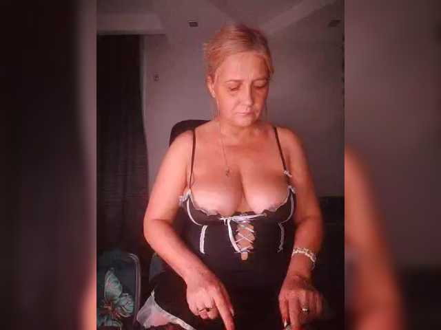 Емитувани слики од екранот Eva-Bella