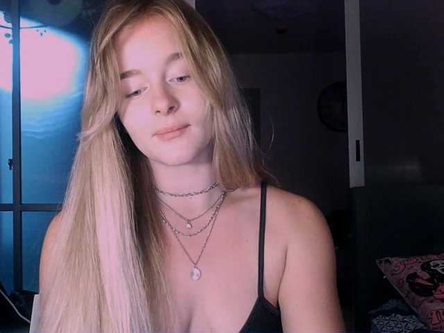 Емитувани слики од екранот EvaJayas