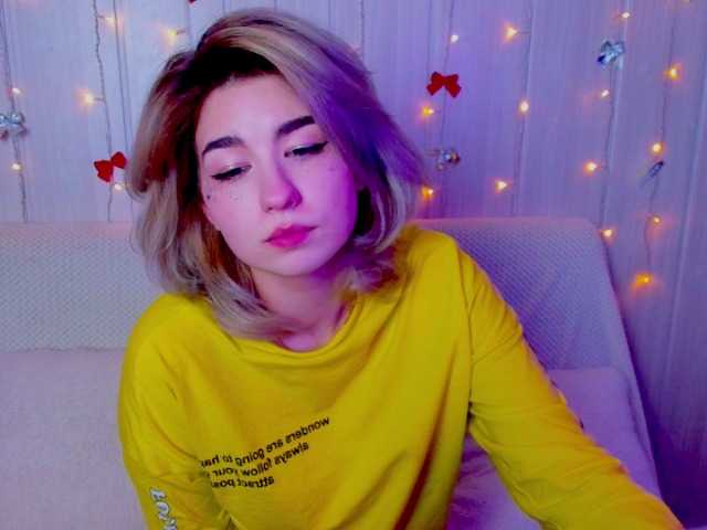 Емитувани слики од екранот evamoonn