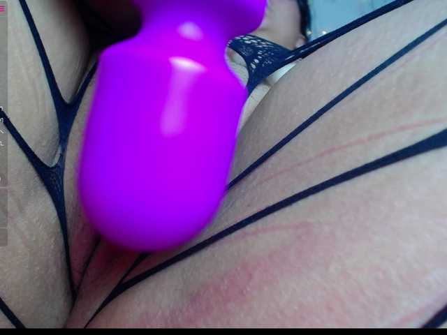Фотографии Evangeline-28 my pussy is very wet !!!! do you play ? #teen #bigboobs #new #dadysgirl #bbw #ebony