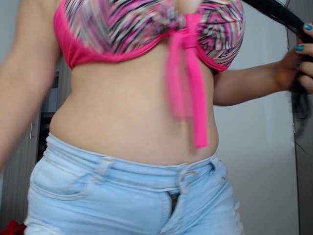 Емитувани слики од екранот EvaRamirez