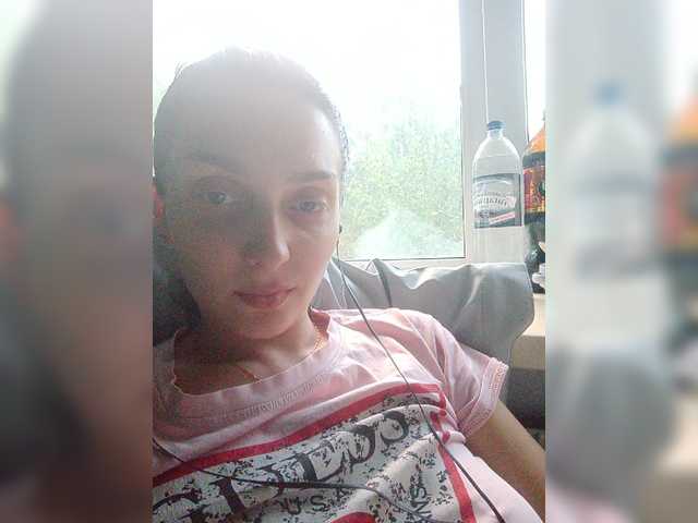 Емитувани слики од екранот Evarozali