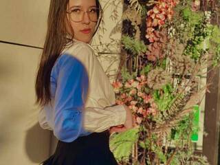 Еротски видео разговор NickyColienc