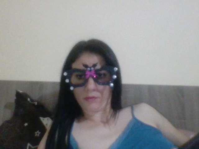 Емитувани слики од екранот Evelynevasara1