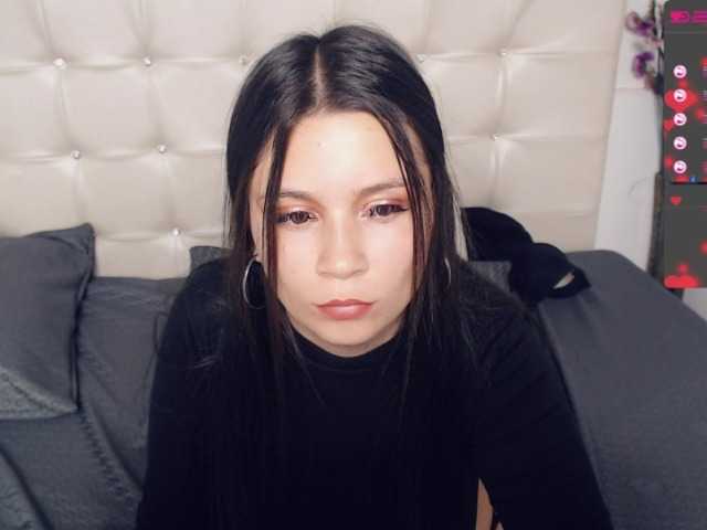 Емитувани слики од екранот evelynncrush