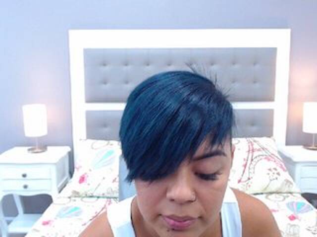 Емитувани слики од екранот EvelynOwens