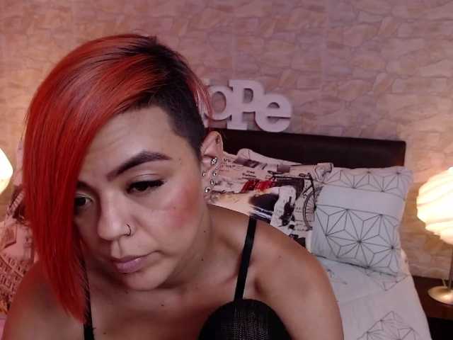 Емитувани слики од екранот EvelynOwens