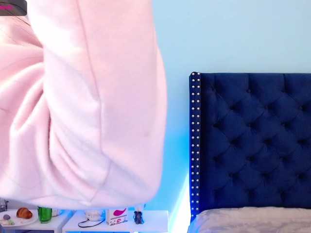 Фотографии EvelynTomson 'CrazyGoal': let's play and enjoy my delicious juices ♥ at ride dildo + squirt #squirt #pussy #daddy #18 #teen @ 299
