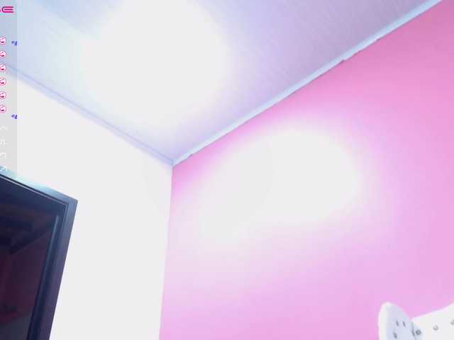 Емитувани слики од екранот EvenynMonroe