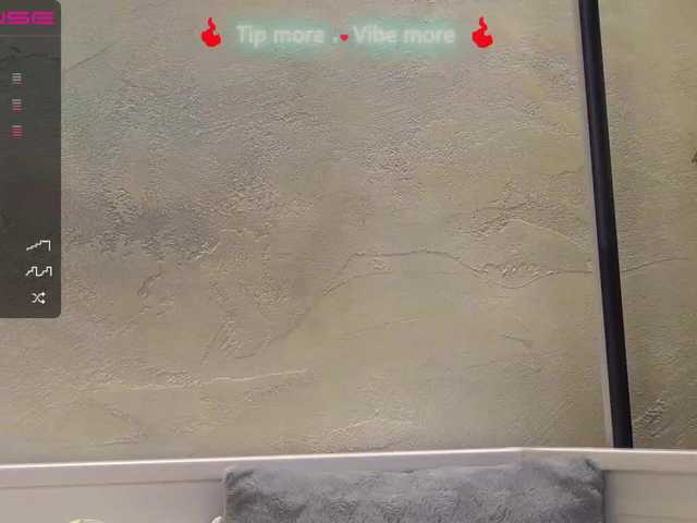 Емитувани слики од екранот EvieRose