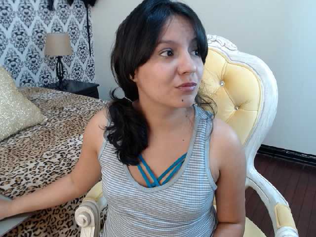 Емитувани слики од екранот evoletsherlyn