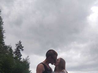 Еротски видео разговор F0XandM00N