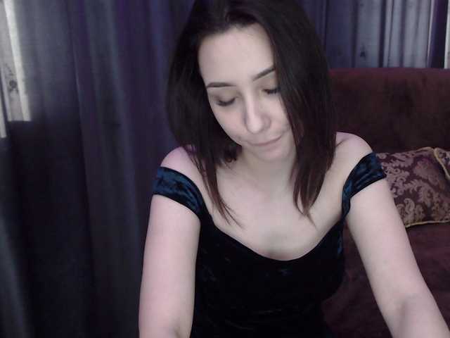 Емитувани слики од екранот FloCherry