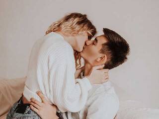 Еротски видео разговор FlowerNBlade