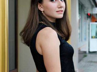 Еротски видео разговор Hotbombita